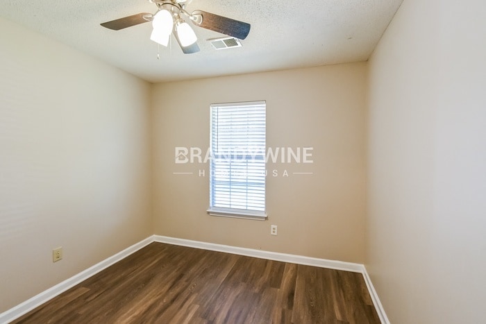 Building Photo - 7569 Bridelwreath Dr