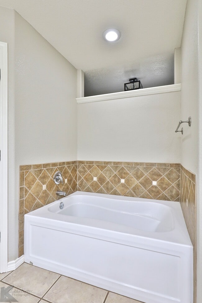 Building Photo - 7125 Sable Cir