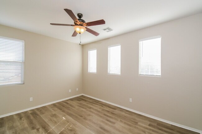 Building Photo - 10498 E Aster Ln