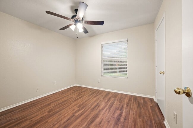 Building Photo - 961 Indian Blanket Dr