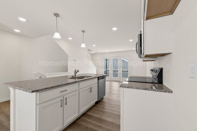 Building Photo - 176 Canal Cottage Aly