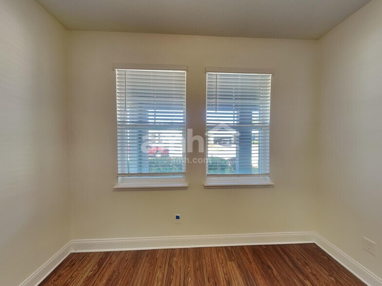 Building Photo - 2458 Ixora Ct