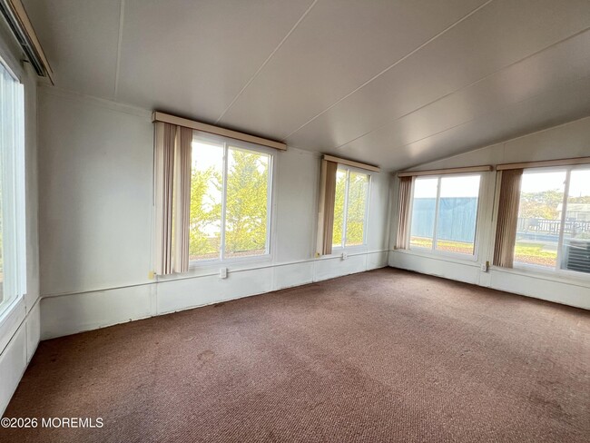 Building Photo - 9 Westport Dr