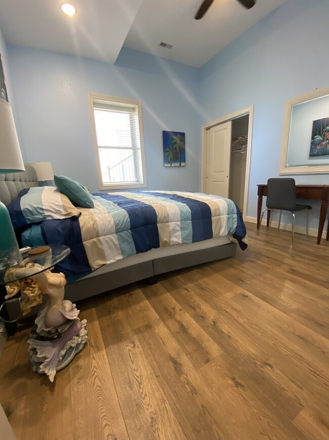 Building Photo - 287 Mission Bay DR