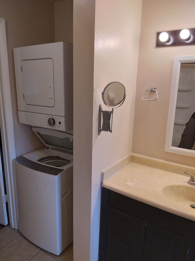 modern stackable washer and dryer - 4415 NW 41st Plz