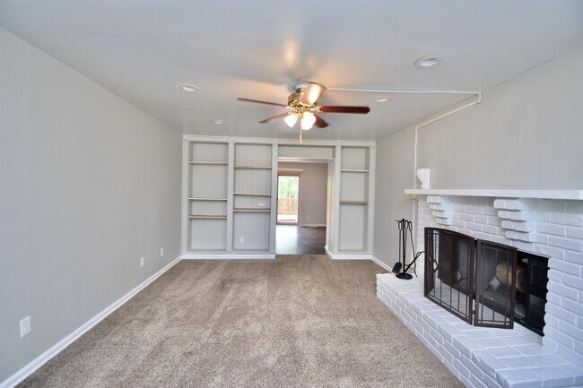 Building Photo - 9571 Beech Dr