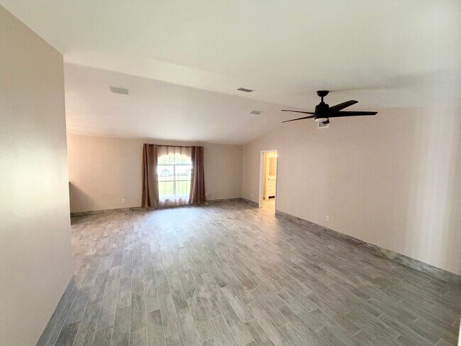 Building Photo - 64 Welling Ln