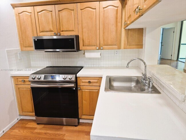 Primary Photo - 11800 SW 18th St