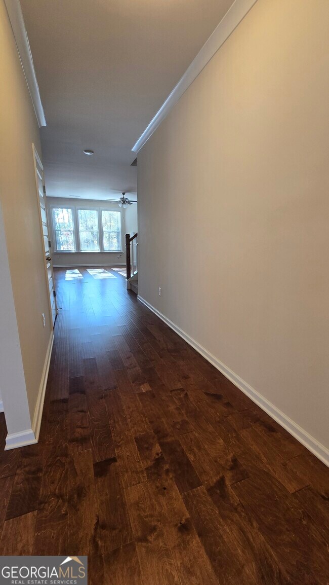 Building Photo - 13106 Vista Dr SE