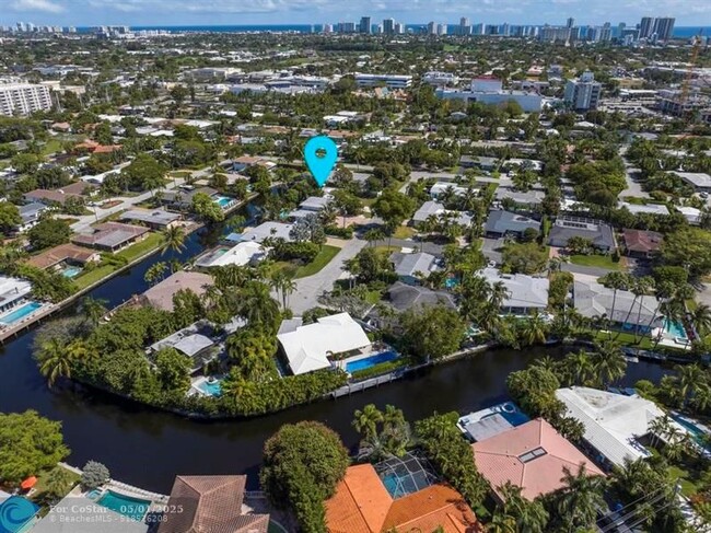 Building Photo - 1771 NE 35th St