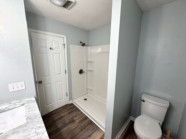 Building Photo - 2 Bedroom / 2 Bath Townhome Church Hill, TN