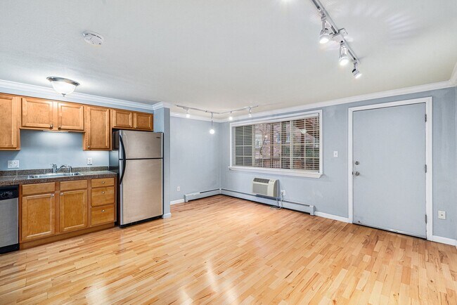 Building Photo - Spacious 1 Bed 1 Bath in the heart of Capi...