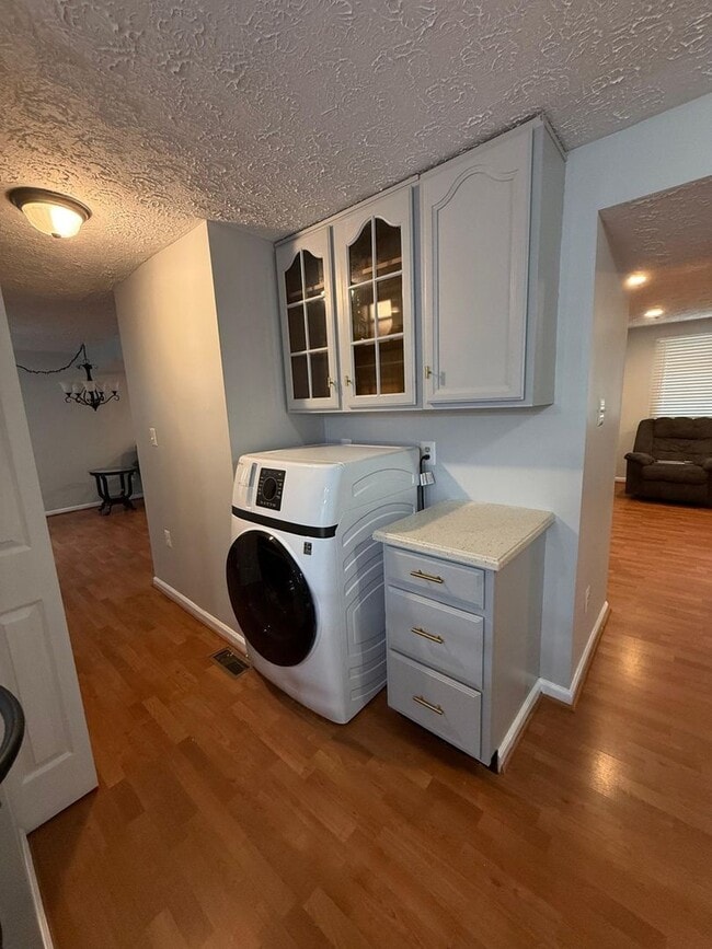 Building Photo - 8302 White Star Ct