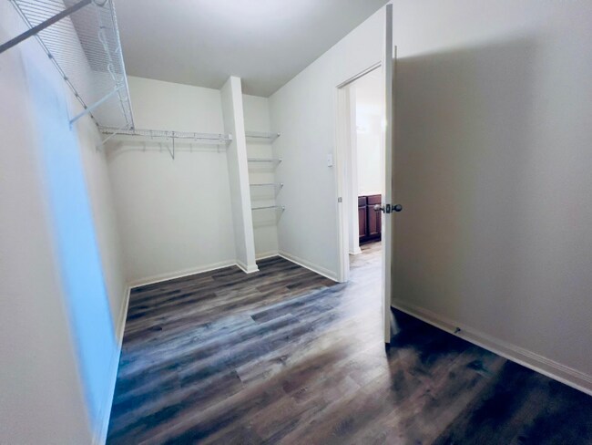 Building Photo - 1307 Tobin St