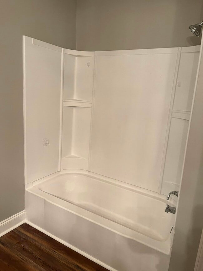 Building Photo - 2205 Ridgecrest Dr