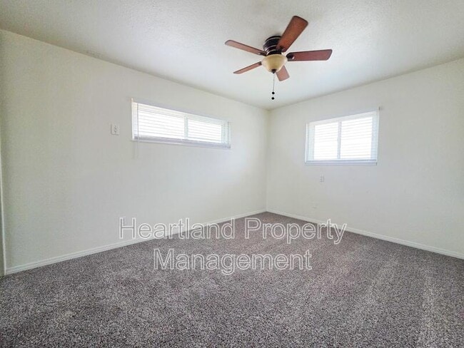 Building Photo - 8725 Kelso St