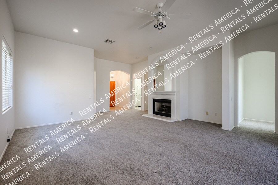 Building Photo - 2318 N Boulder Mountain