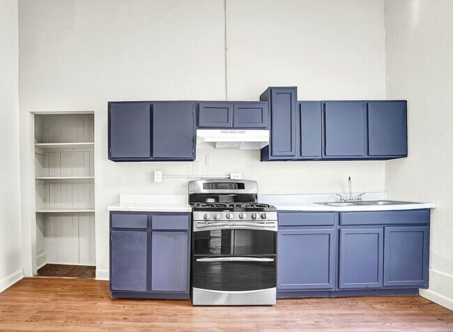 Building Photo - Central 1 Bedroom 1 Bath
