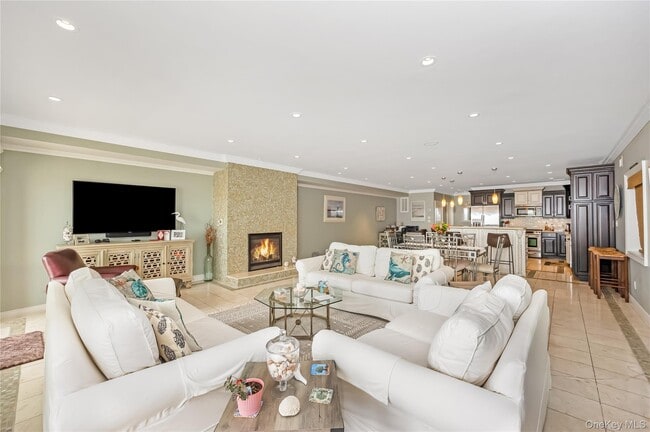 Building Photo - 1051 Oceanfront