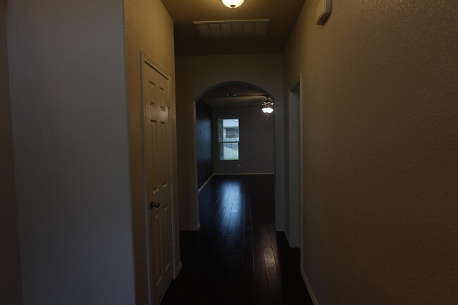 Building Photo - 1310 Stonewall Ridge