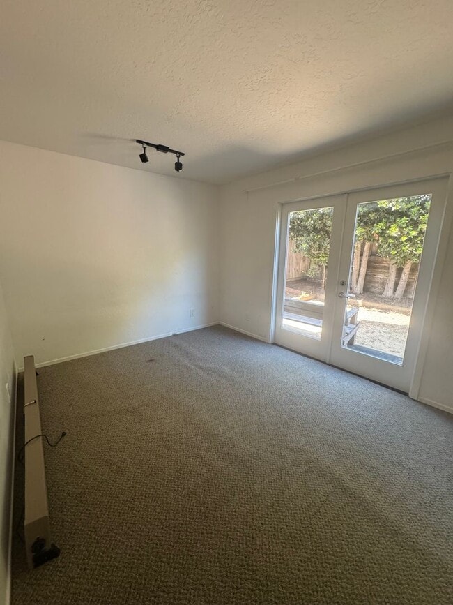 Building Photo - 3 bedroom home in Seacliff - Close to Seac...