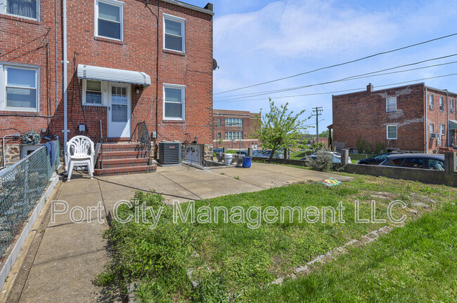 Building Photo - 730 Rappolla St