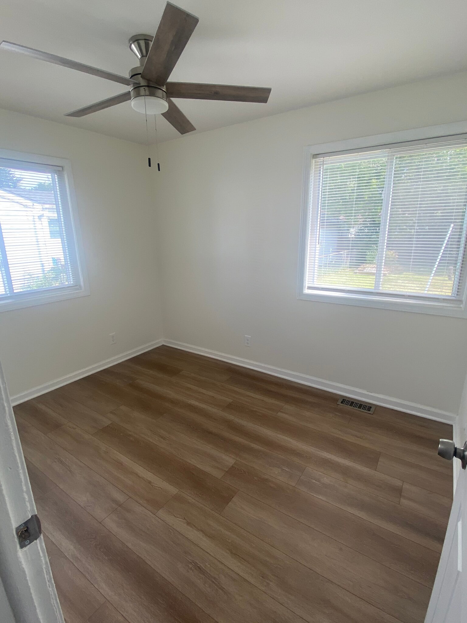 Building Photo - 291 Dakota St