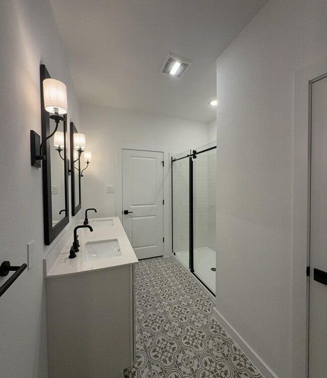 Building Photo - 4727 Bay Vista Dr