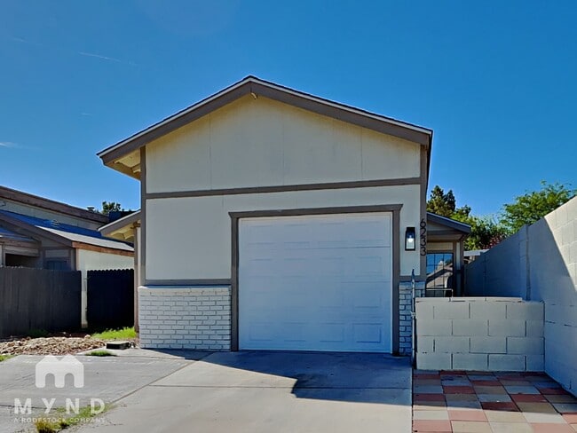 Building Photo - 6233 Don Gaspar Ave