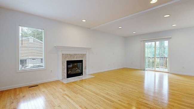 Building Photo - 142 Olean St