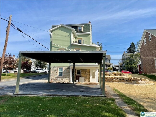 Building Photo - 1124 2nd St