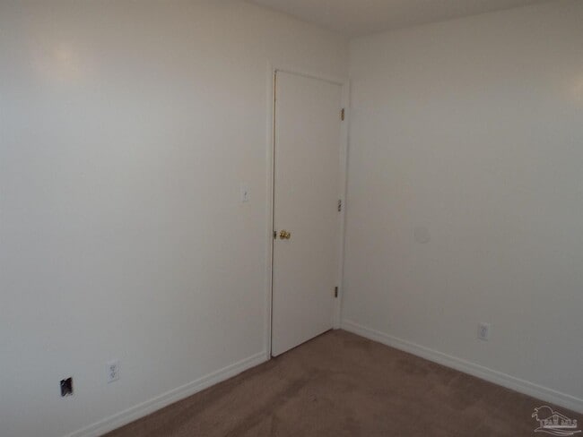 Building Photo - 7033 Weatherwood Dr