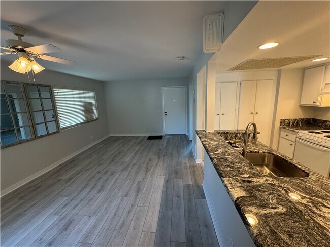 Building Photo - 26121 La Real