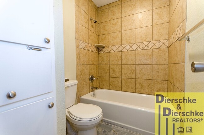 Building Photo - LaMesa Apartments