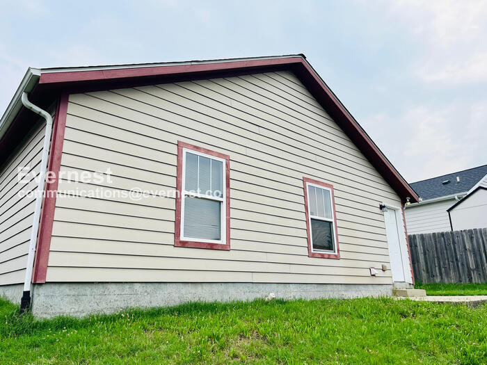 Building Photo - 3157 Lauren Evelyn Way