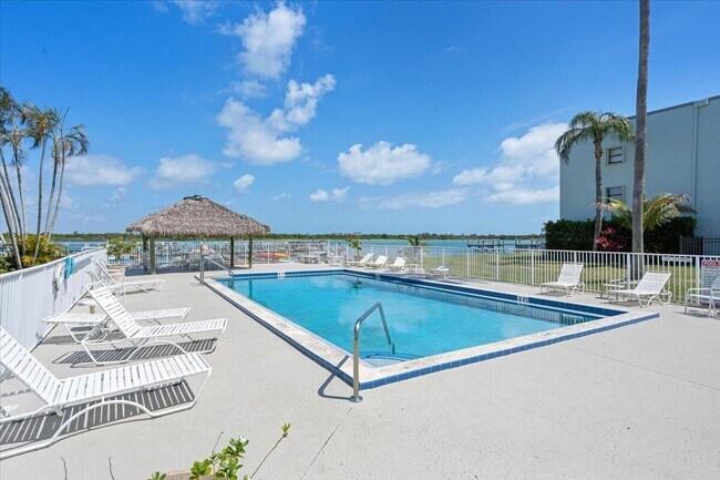 Building Photo - 1300 Seaway Dr