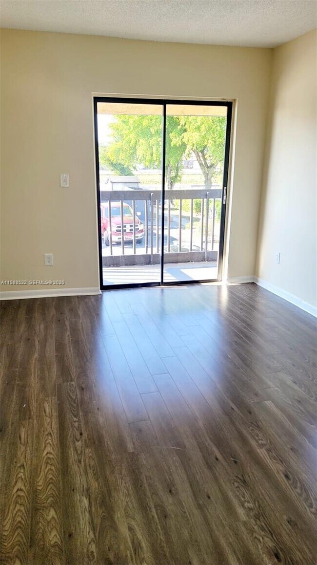 Building Photo - 2221 W 52nd St