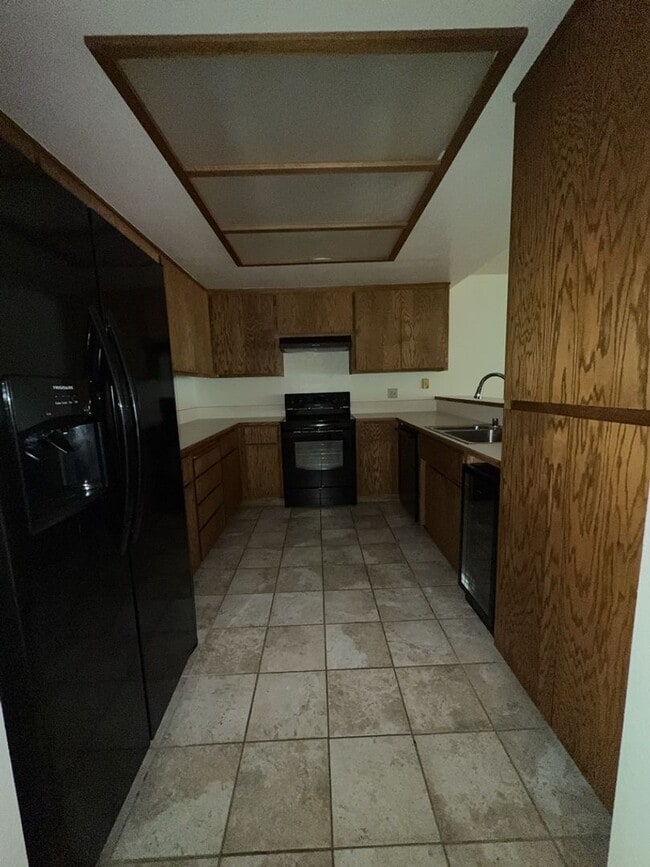 Building Photo - Lakefront Condo