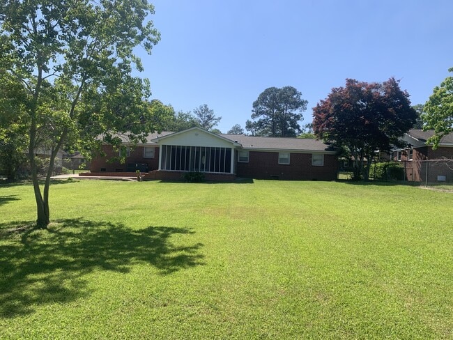 Building Photo - 411 Connecticut Dr