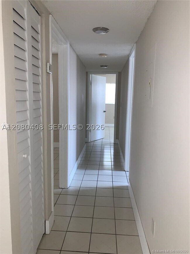 Building Photo - 5930 W 25th Ct