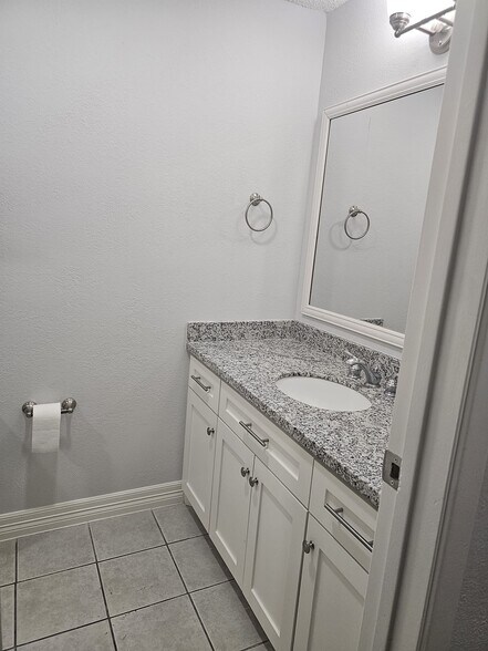 Building Photo - 6601 Sands Point Dr