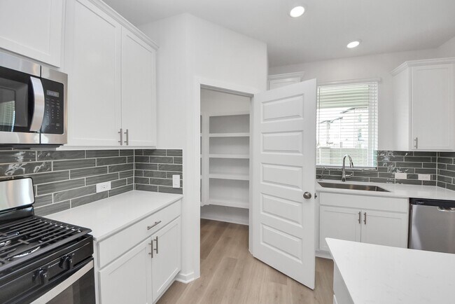 Building Photo - 1043 Cedar Pl Ln
