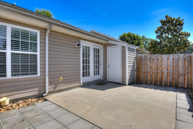 Building Photo - 1609 Bradley Way