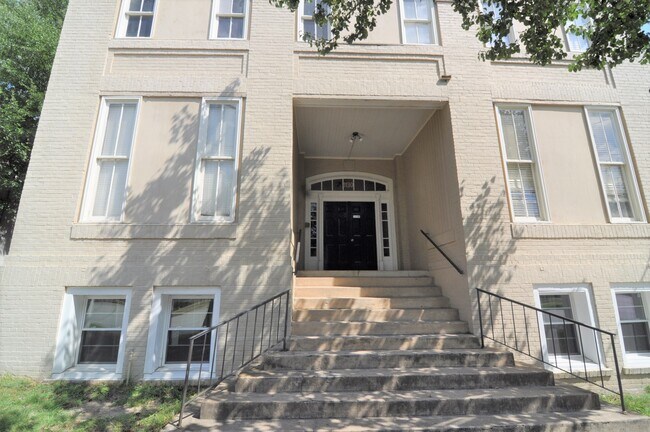 exterior - 1130 5th Ave