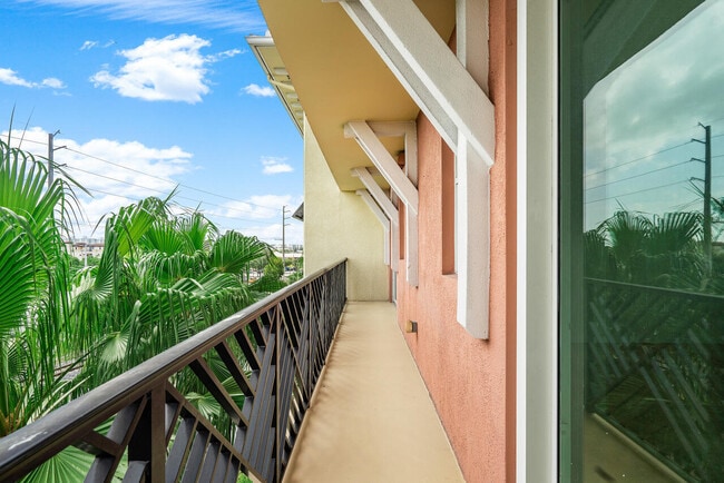 Building Photo - 235 NE 1st St