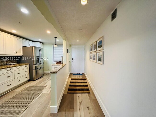Building Photo - 10044 S Ocean Dr