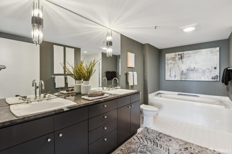 Building Photo - 1388 Gough St