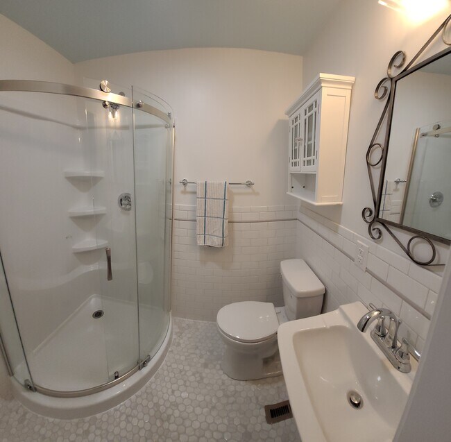 Building Photo - 3103 Wingate Ave