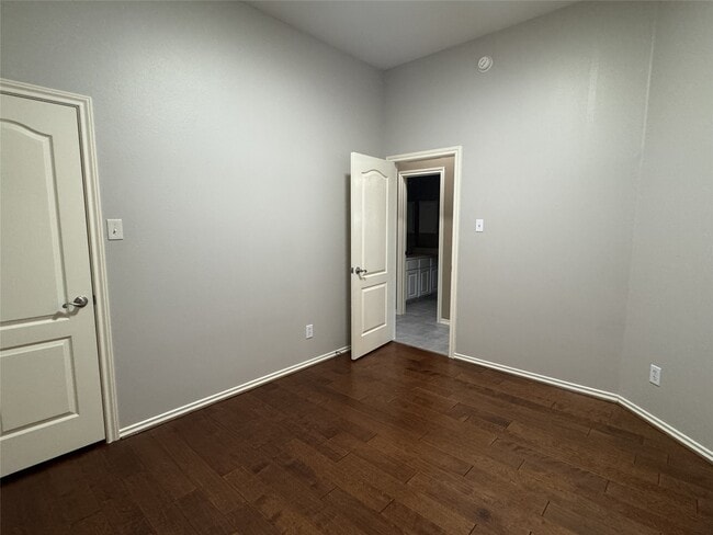 Building Photo - 9903 Edgewood Manor Ct