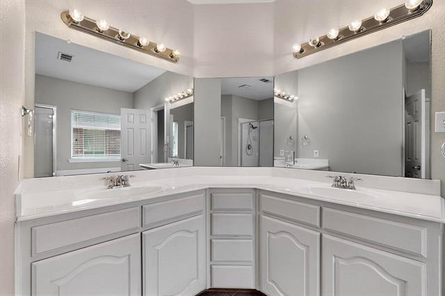 Building Photo - 701 Lone Rider Ct
